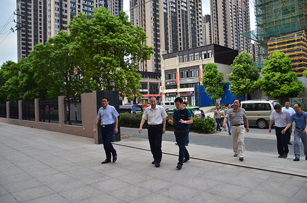 肥東縣委書(shū)記耿延強(qiáng)和中科大公共事務(wù)學(xué)院院長(zhǎng)宋偉