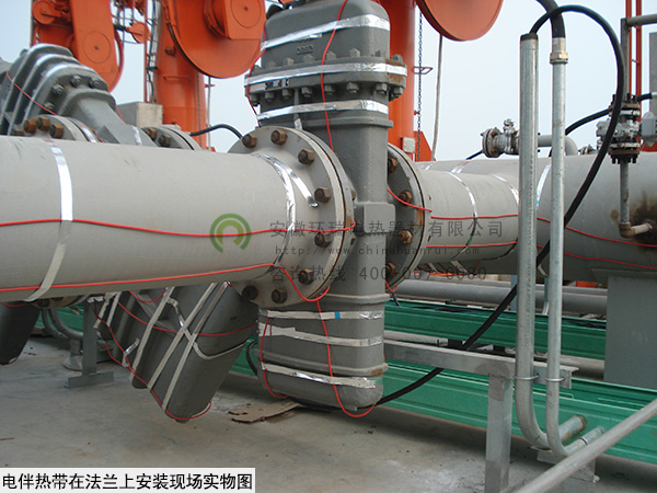 電伴熱帶在管道上現(xiàn)場(chǎng)安裝實(shí)物圖